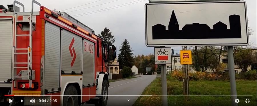 [Oglądaj] Niestety, 75-latki nie udało się uratować. Pożar w domu w Woźnikach