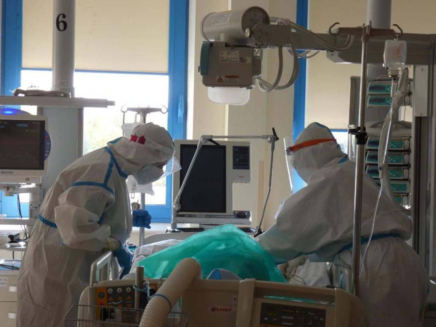 Koronawirus zabija najstarszych i najsłabszych. W powiecie kilkanaście zgonów na tydzień