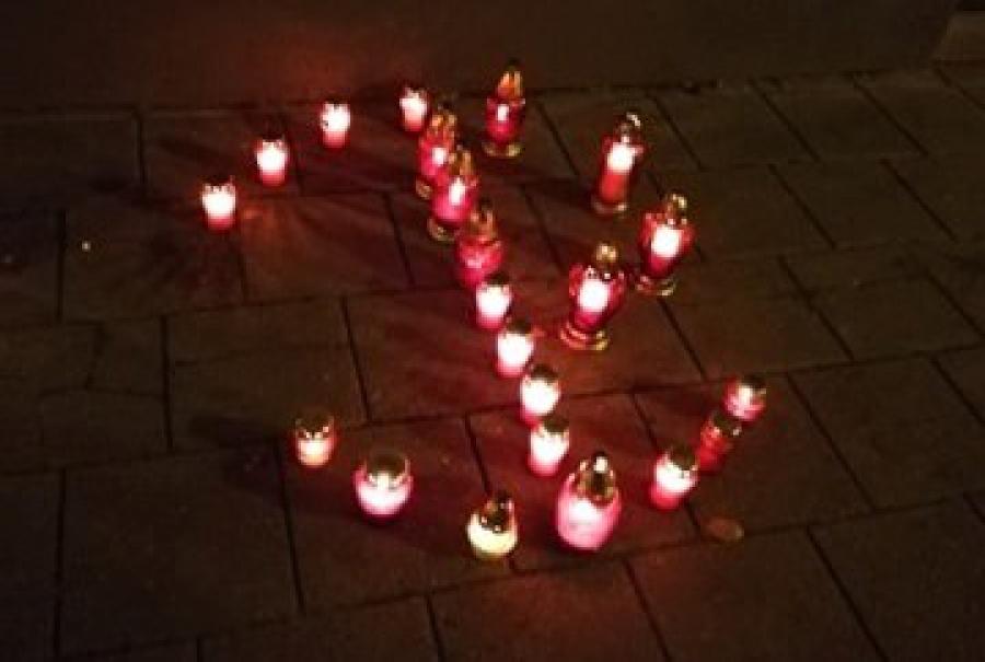 Happening po proteście w sprawie aborcji: była błyskawica, jest logo Polski Walczącej