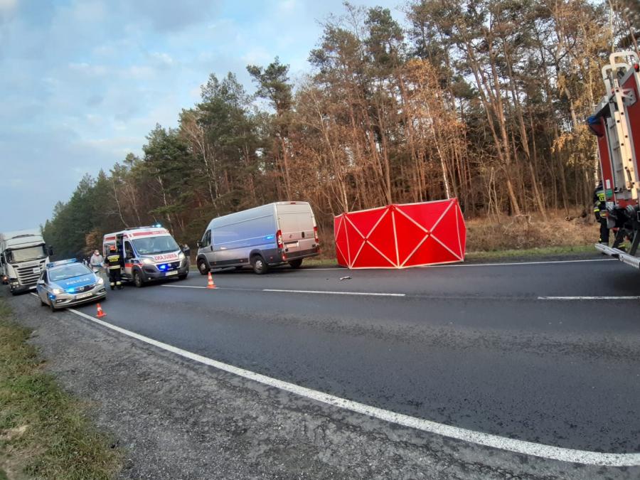 Borki: na drodze krajowej 91 kierowca ducato potrącił rowerzystkę. Kobieta zginęła