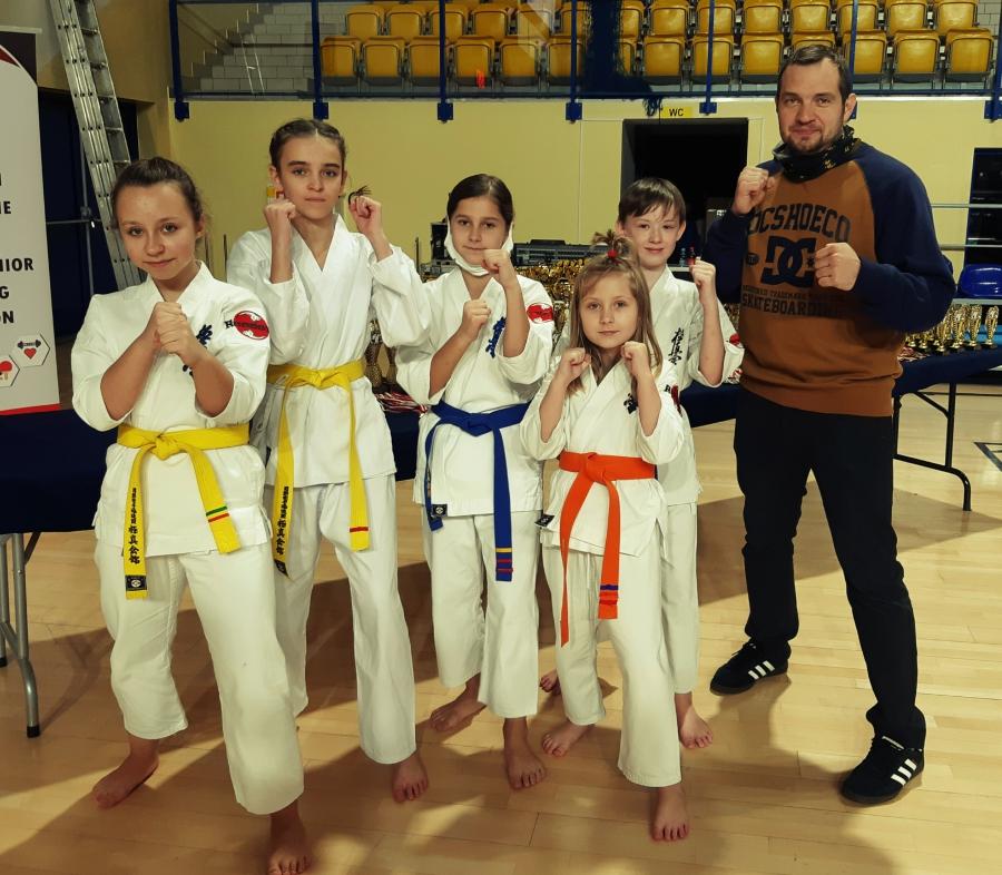 Turniej karate w Katowicach: srebro Agaty Sobieraj i brąz Zuzanny Pluty