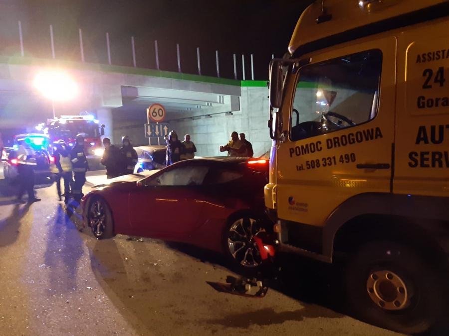 DK1 Brodowe: karambol na krajowej jedynce. 46-latek nie wyhamował