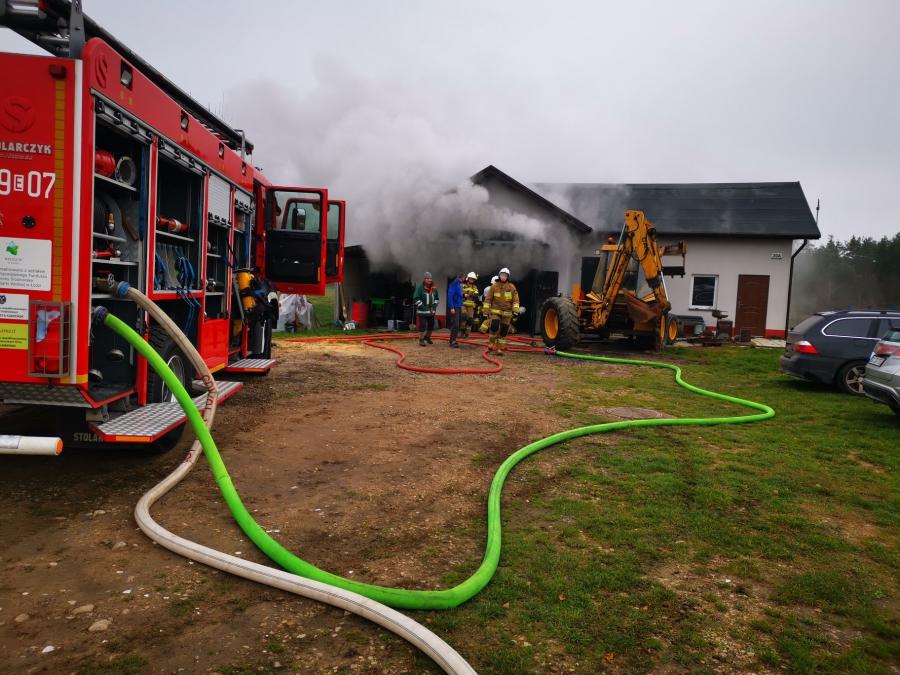 Wezwał strażaków, bo zaczął się palić garaż. A potem zareagował bardzo racjonalnie