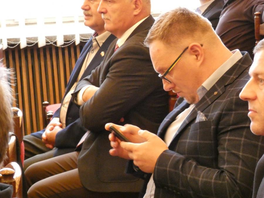 Kto przyjmie mandat po Kałdońskim? Bugdal milczy, Dębski nie ma informacji