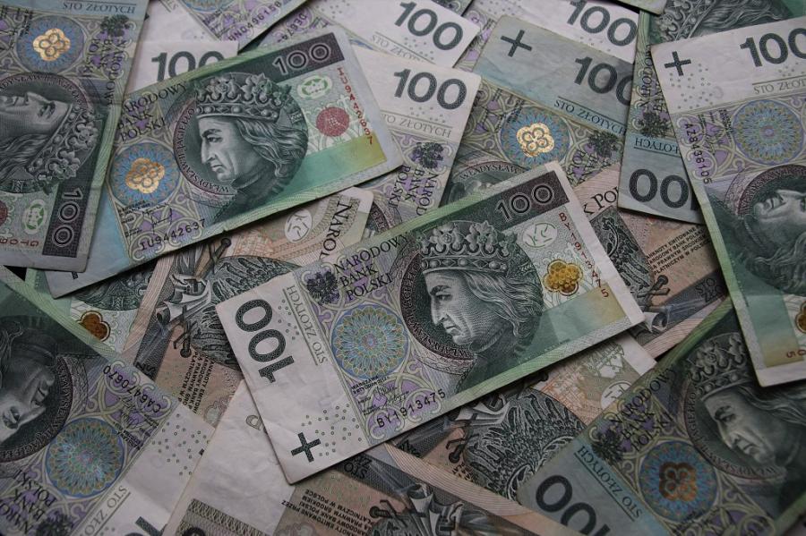 Podatki od nieruchomości w górę, podwyżka śmieci na razie wstrzymana