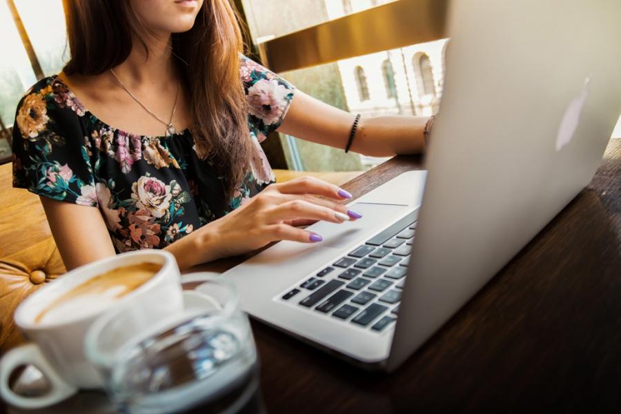 Bezpieczeństwo w internecie: W co nie klikać. 11 przykazań dla internautów