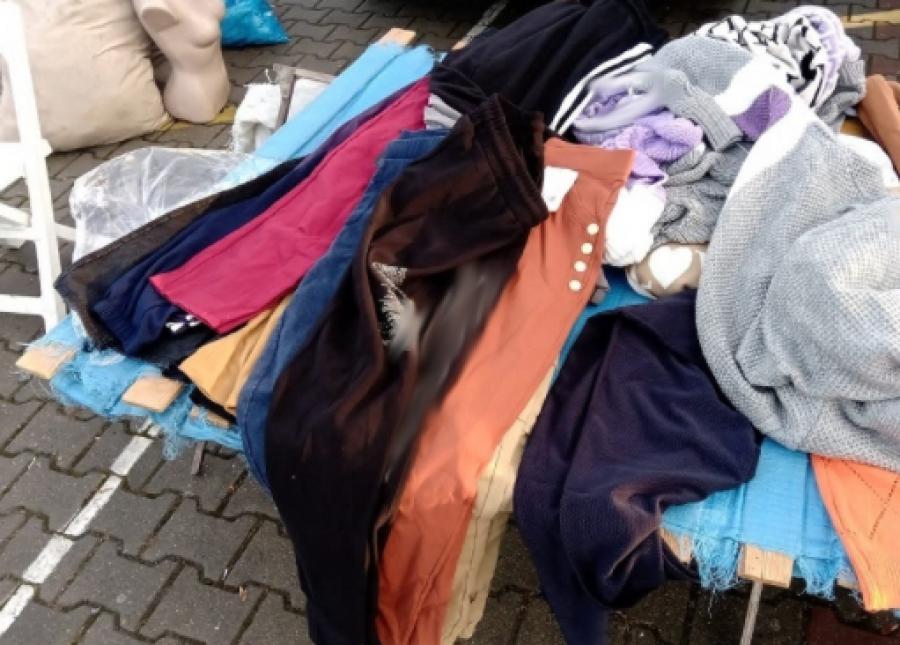Handlarze podróbkami wpadki w Mikołajki na radomszczańskiej Targowicy