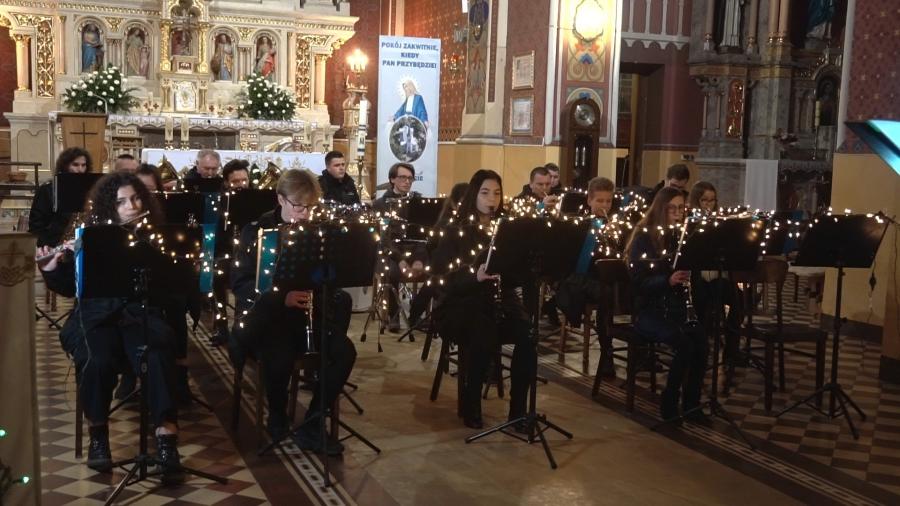 Świąteczny koncert Młodzieżowej Orkiestry Dętej OSP Kamieńsk w Wigilię
