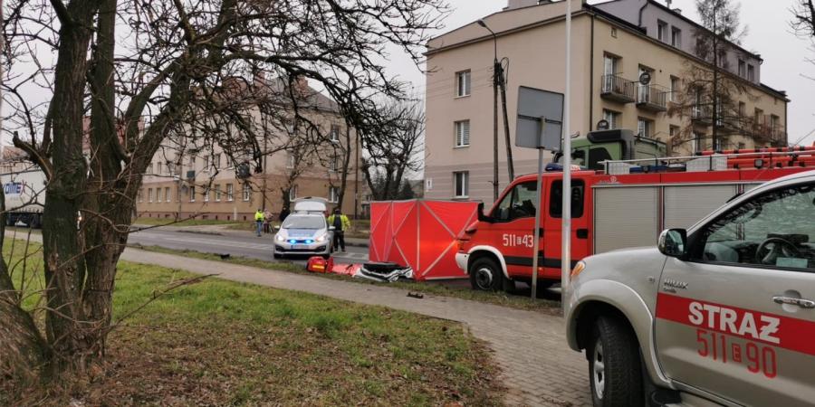 Wypadek na Brzeźnickiej. Kobieta wyjechała z Pajdaka pod ciężarówkę