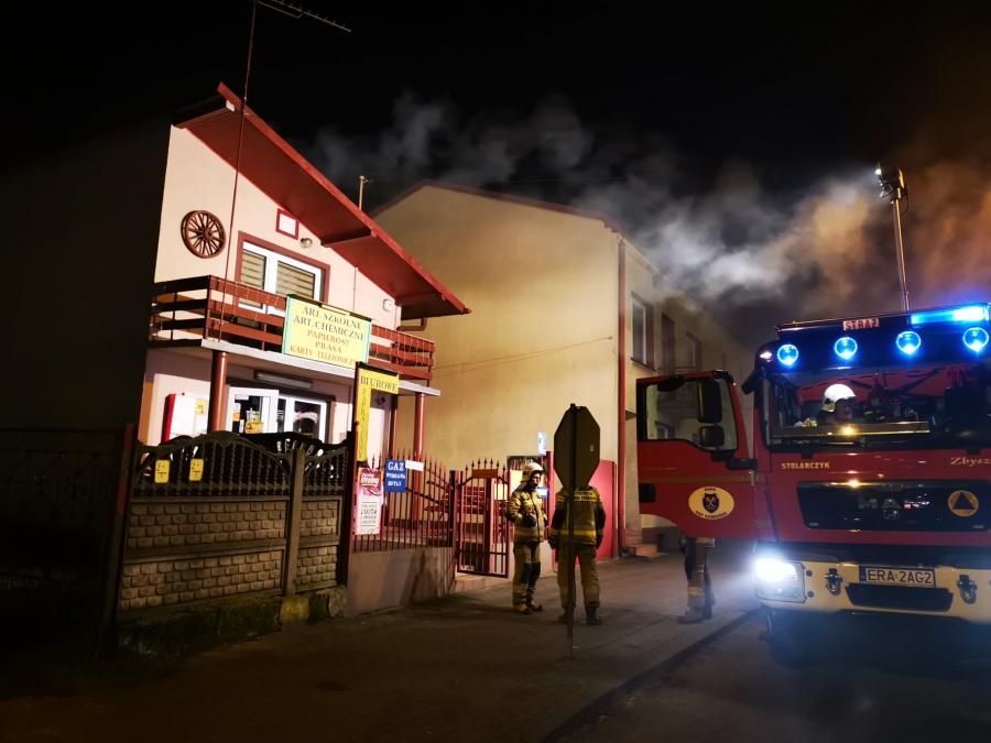 Wyjazd strażaków z Kamieńska do pożaru sadzy w domu przy Wieluńskiej