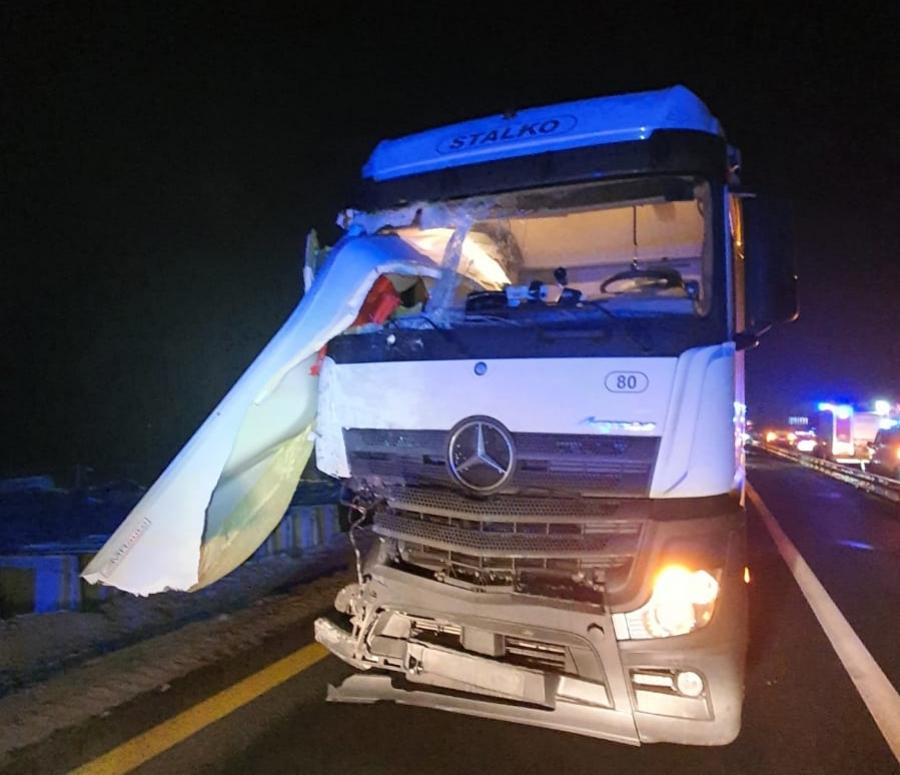 Śmiertelny wypadek w Stobiecku Szlacheckim. Zginął 26-letni kierowca Iveco