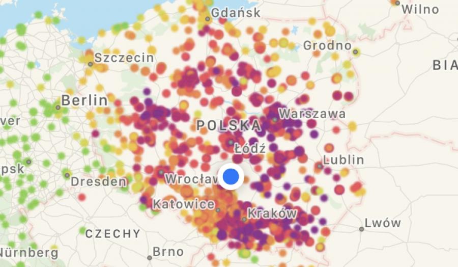 Wielki smog w Radomsku. Unikaj wychodzenia na zewnątrz wieczorem