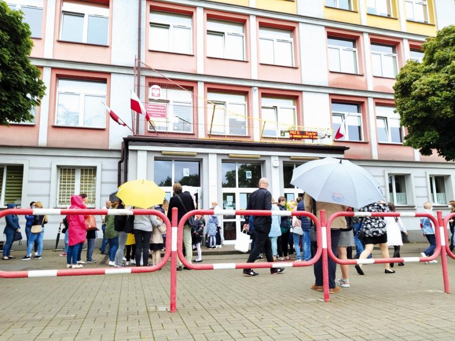 Zadziałało. Najmłodsze dzieci wróciły w końcu do szkół. „To była dobra decyzja
