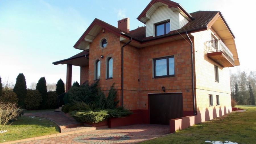 Kamil 2. Zarząd powiatu podpisał akt notarialny zakupu drugiego domu w Strzałkowie