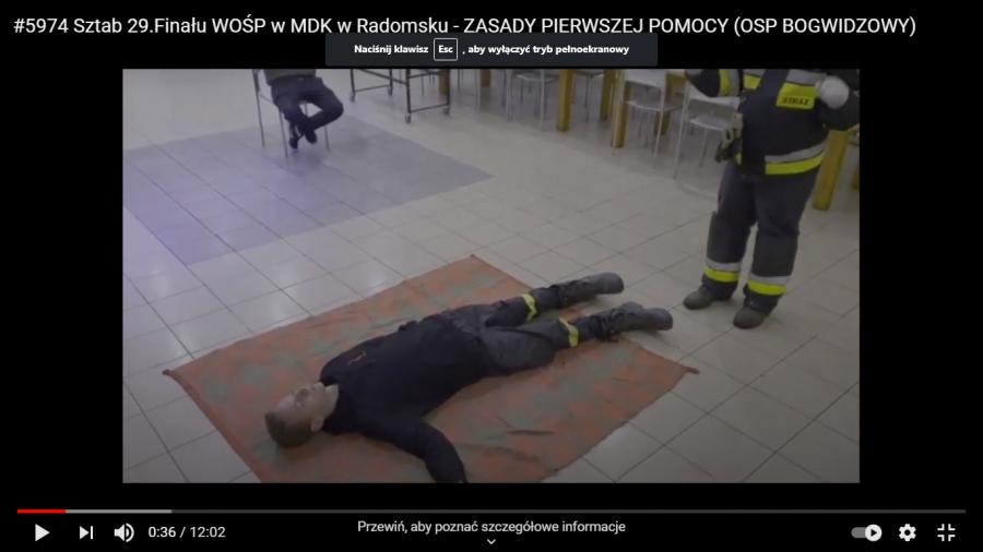 [WIDEO] A tak strażacy z OSP Bogwidzowy uczą jak udzielać pierwszej pomocy