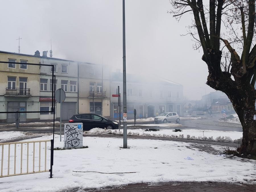 To nie pożar na rondzie przy Stodole, tylko smog, który sięgał aż do Biedronki
