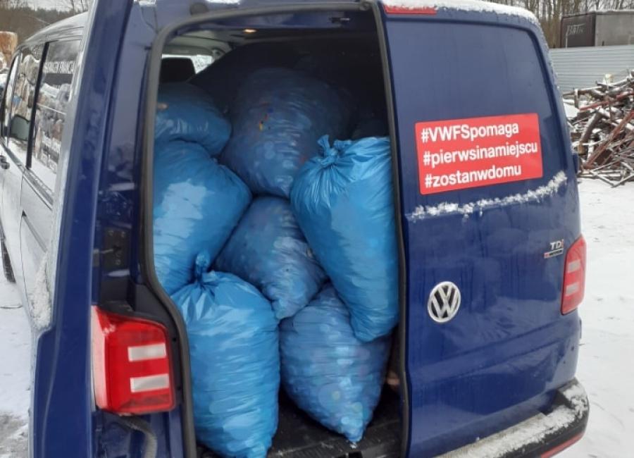 Strażacy z Przedborza zebrali 320 kg nakrętek. Dla Kacpra Pluty z OSP Bogwidzowy