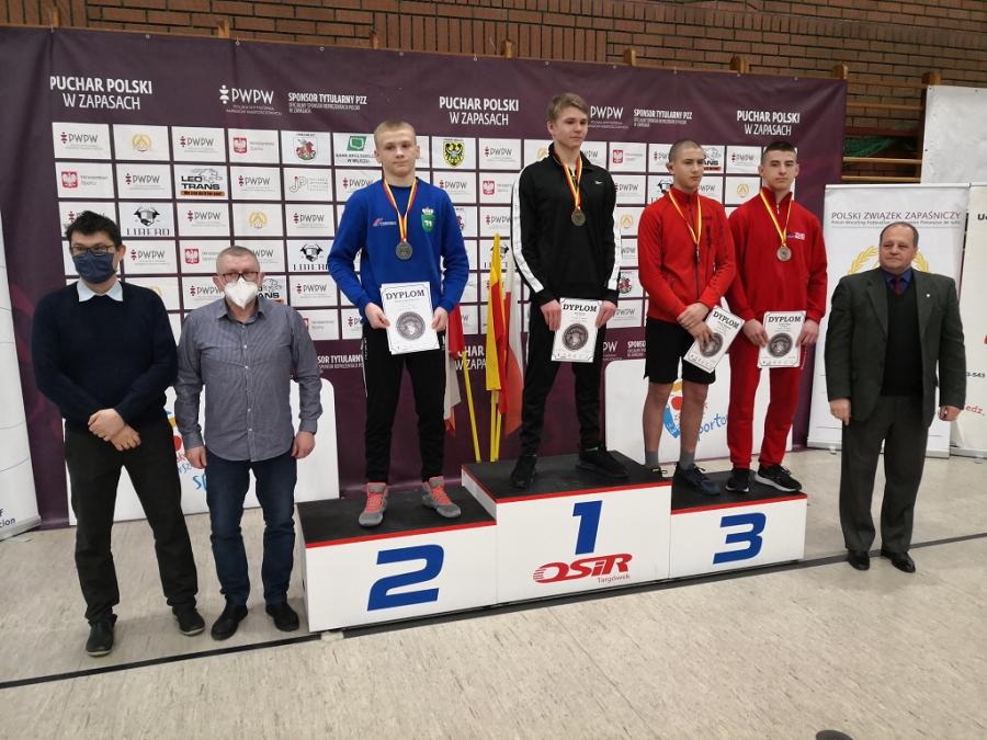 Filip Loch na podium I Pucharu Polski Kadetów w zapasach w stylu klasycznym