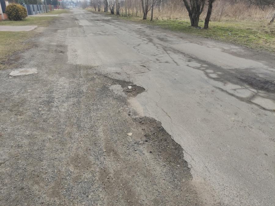 Mieszkańcy wskazują drogi do remontu. Przysyłają zdjęcia. My też szukamy kolejnych