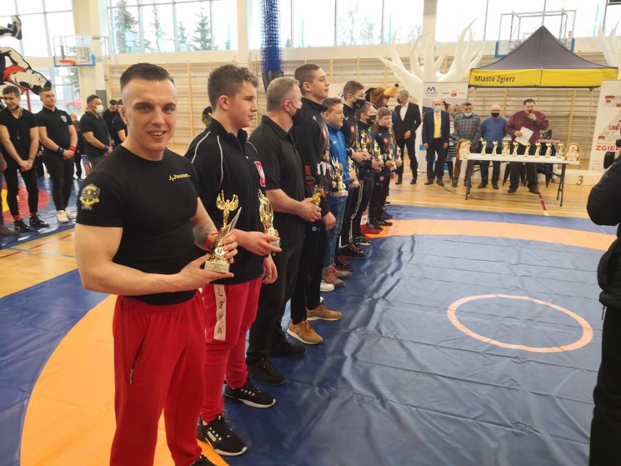 Siedmiu zapaśników z Radomska na podium mistrzostw w Zgierzu