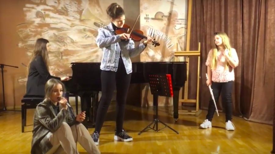 [WIDEO] Absolwentki i uczennice Państwowej Szkoły Muzycznej grają utwór Lady GaGa
