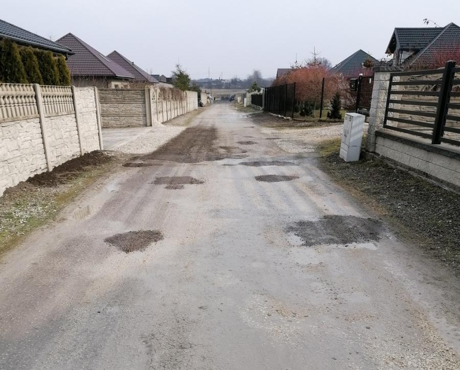 Powiat: mamy coraz mniej pieniędzy na drogi, to i coraz mniej remontujemy