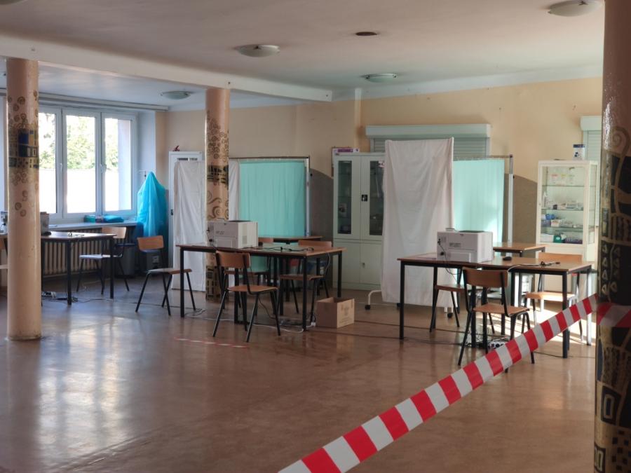 Przychodzę tu piąty dzień i cierpliwie czekam, a oni szczepią swoich. To obrzydliwe