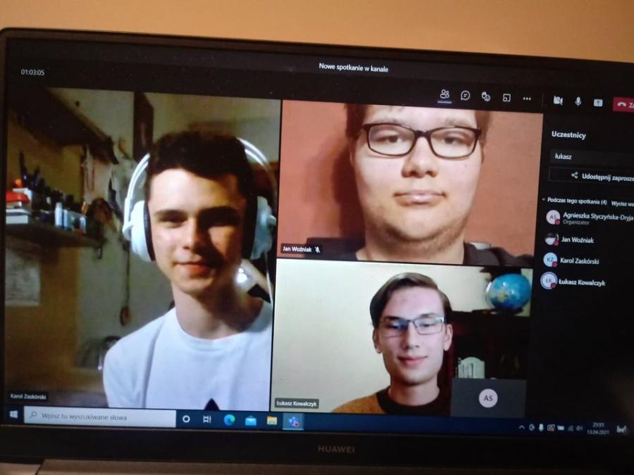 Drużyna z I LO w Radomsku w finale XIX edycji Szkolnej Internetowej Gry Giełdowej