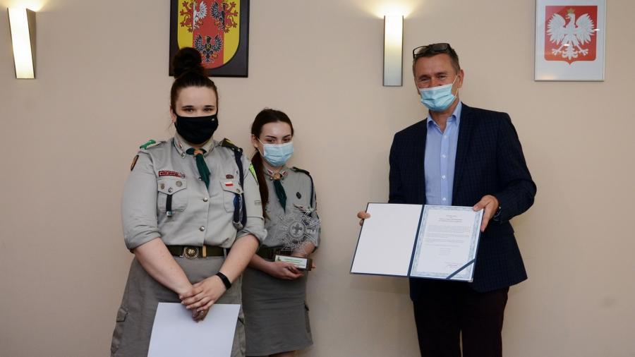 Wielkie podziękowania złożył współpracownikom wicestarosta Jakub Jędrzejczak