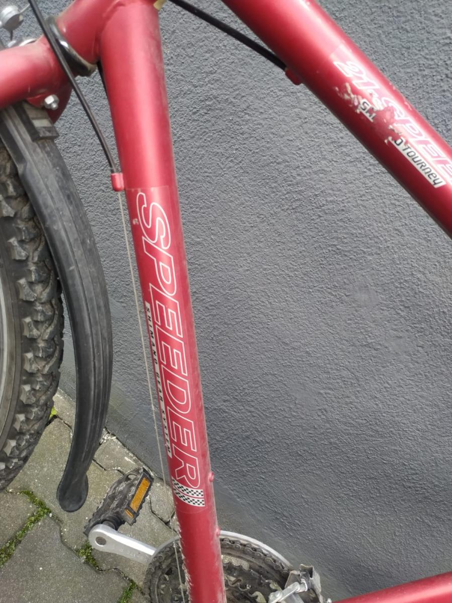 Czy ktoś rozpoznaje ten rower? Policja poszukuje jego właściciela