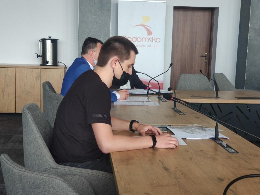 Artur Szponder z RAS do radnych i prezydenta: pomagajcie, nie zniechęcajcie