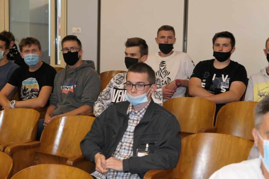 Paweł Oleszczyk z ZSCKR w Dobryszycach najlepszym młodym mechanikiem w Polsce