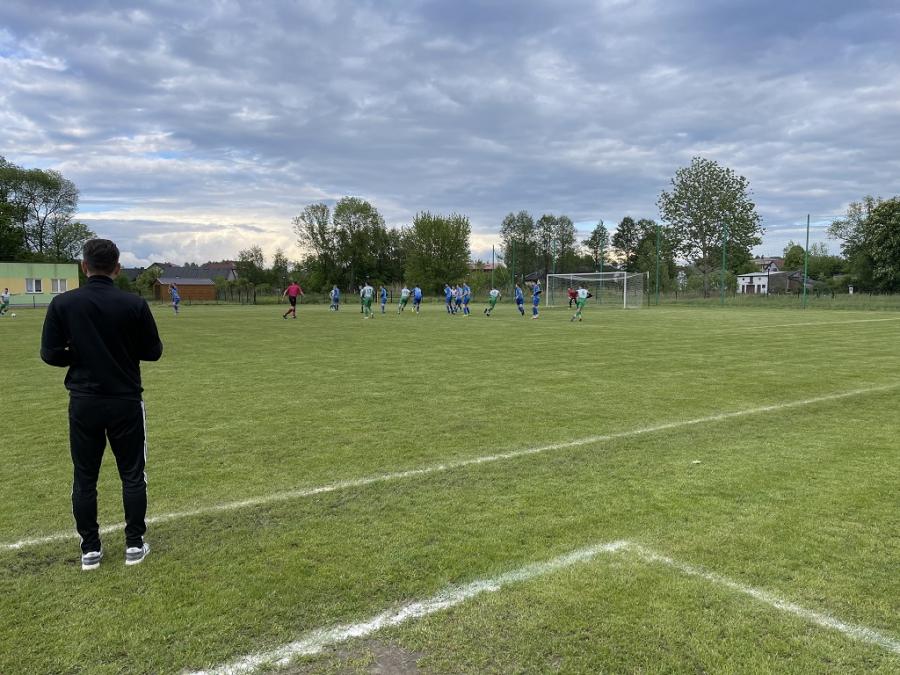 Pilica Przedbórz i KS Niedośpielin gromią rywali. Gomunice pogodzone ze spadkiem