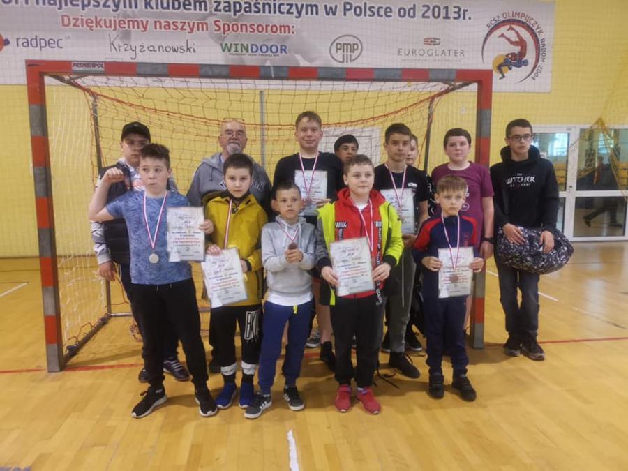 Zawodnicy klubu UKS „Zapaśnik” Radomsko zdobyli 7 medali na matach w Radomiu