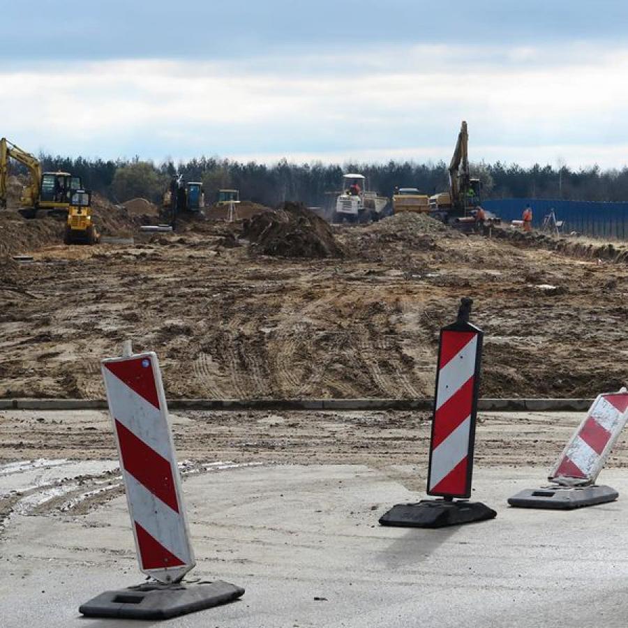 Nowy inwestor w radomszczańskiej strefie. Trwa budowa odcinka ulicy Stolarzy