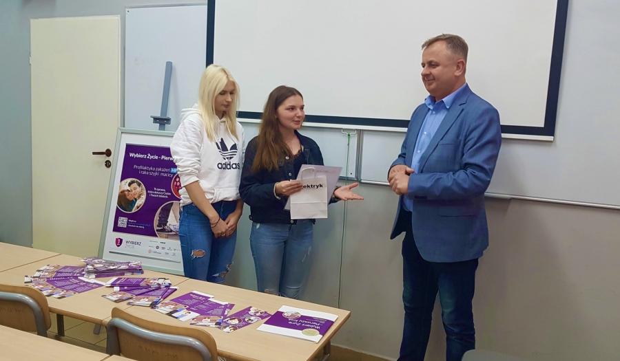 Uczniowie Elektryka spotkali się z ginekologiem Mirosławem Kempą. Wybierz życie!