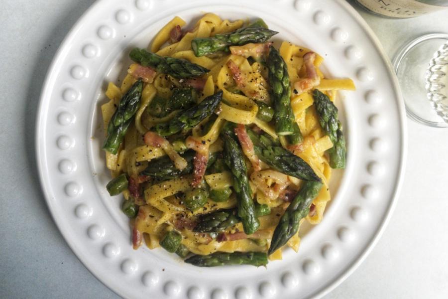 Przepisy Kasi Nowickiej [PlateByKate.com] Carbonara ze szparagami