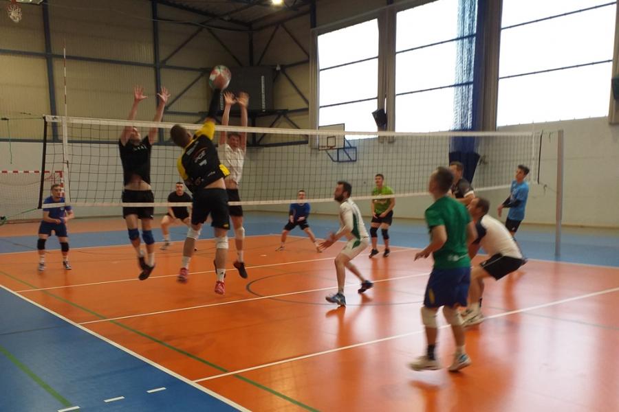 Nasze stowarzyszenia: Met-Prim Volley Radomsko. Wpadli do siatki