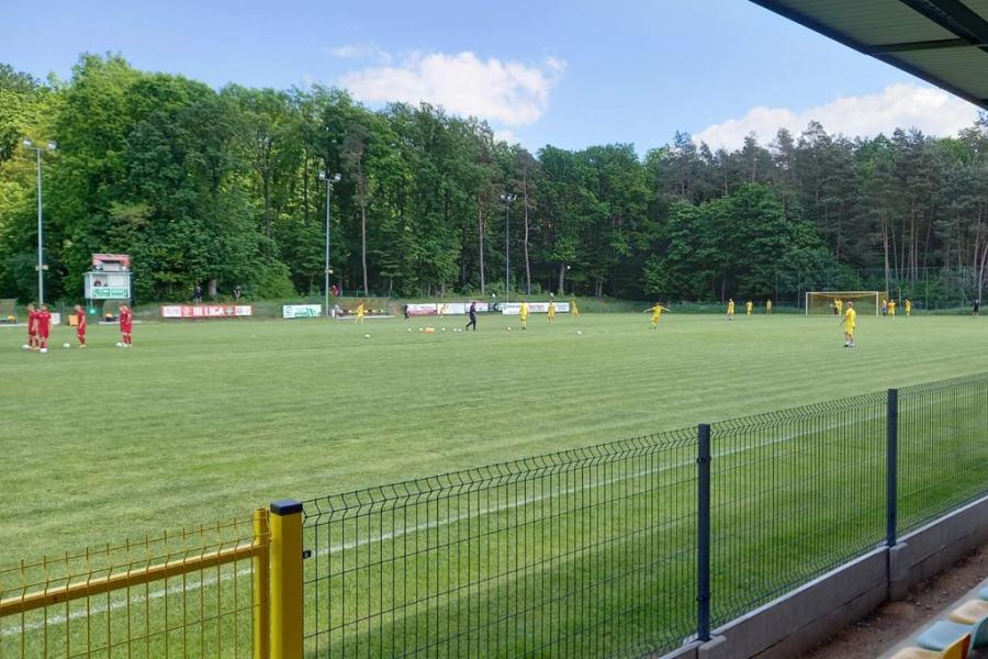 [Piłka nożna] Porażka RKS w Wikielcu. Nasza drużyna bardzo blisko spadku