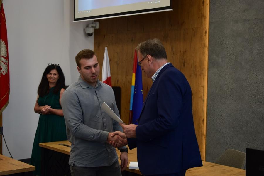 17 sportowców otrzymało stypendia za wybitne osiągnięcia