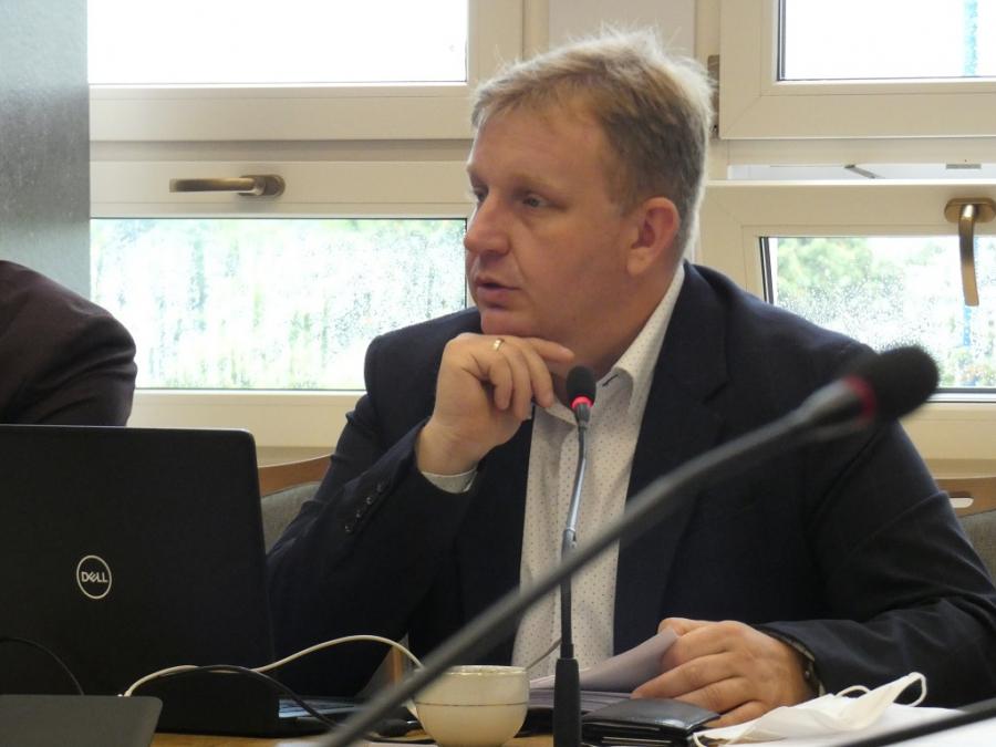 Łukasz Więcek (KO): czujemy się oszukani. Chodzi o pomoc dla przedsiębiorców