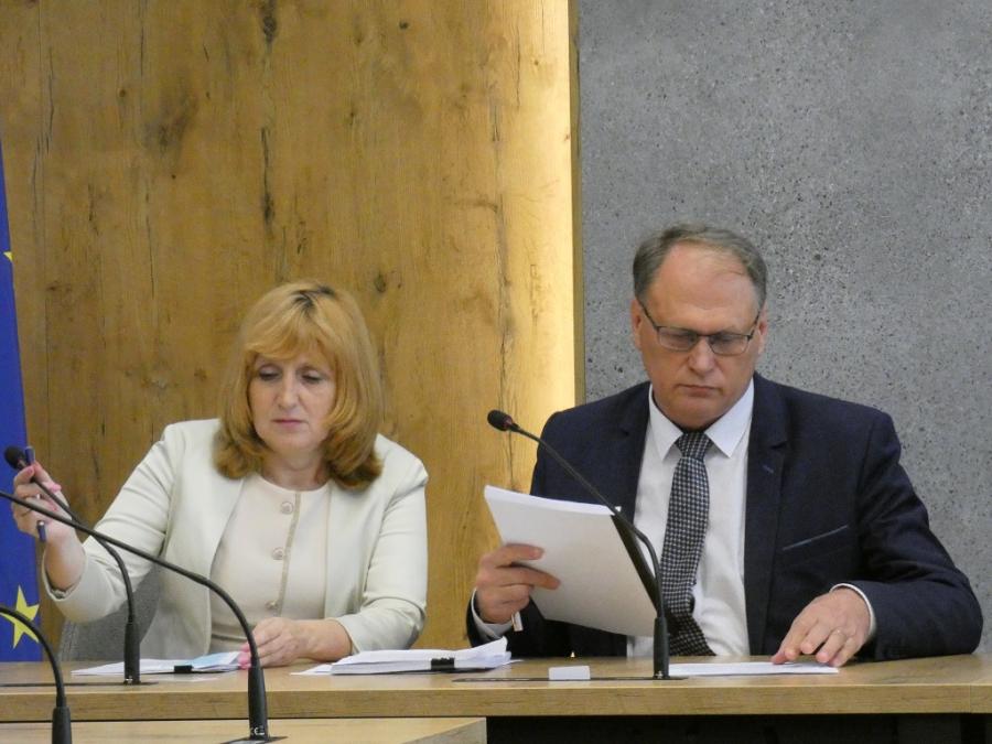 Oskarżenia, zarzuty, obrona, atak. Prezydent Ferenc dostał absolutorium za 2020 rok