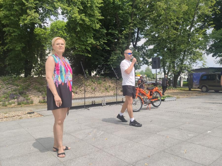 Piknik w parku Świętojańskim. Piękne zabytkowe samochody i licytacje dla Mateusza Czapli