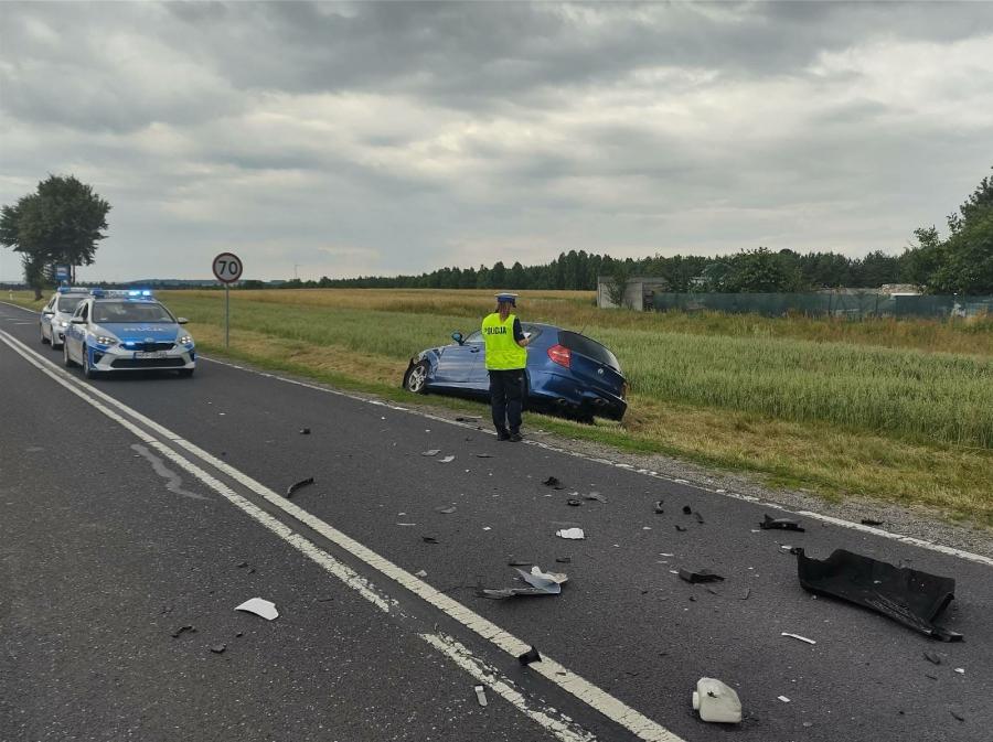 Wypadek w Przyłankach. 85-latek zajechał drogę BMW