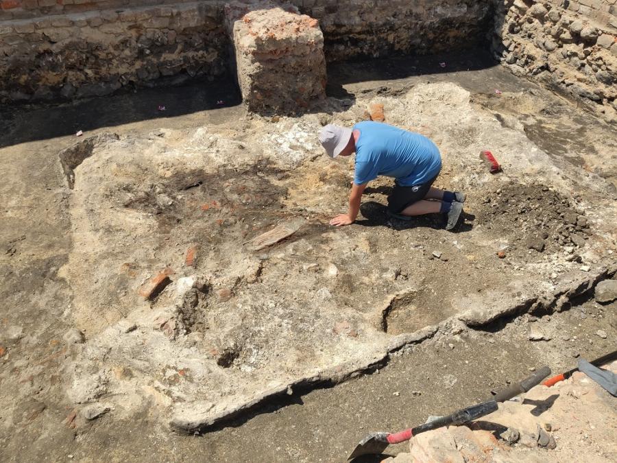 Archeolodzy trafili na jamę grobową. Pewnie za chwilę pojawią się kości