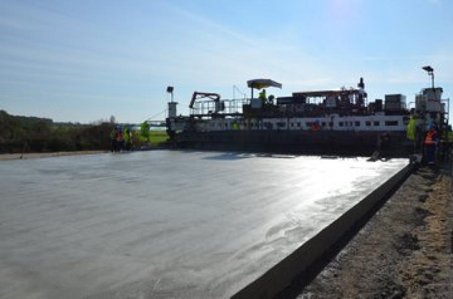 W piątek pojazdy pojadą po kolejnych 4 km betonowej  jezdni na A1