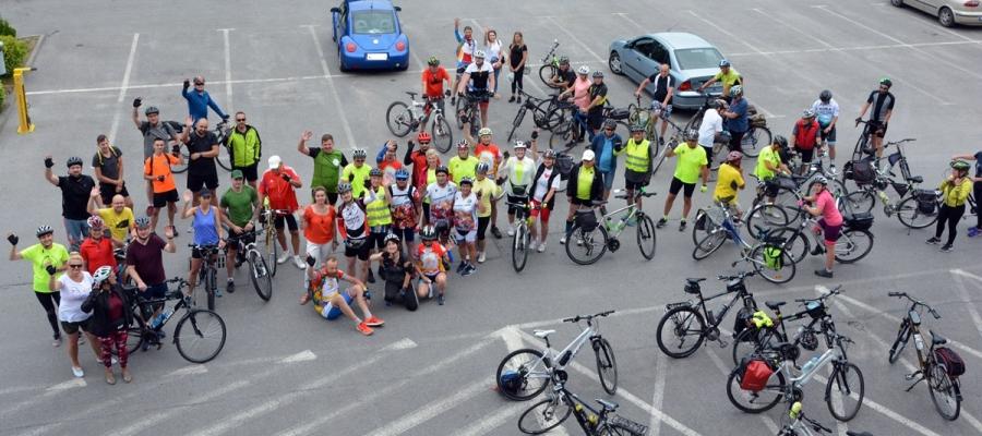Pierwsza edycja Powiatowego Rajdu Rowerowego. Ruszyli sprzed starostwa