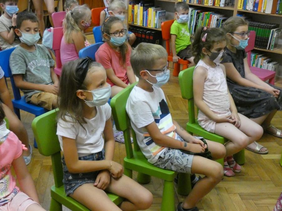 Podczas spotkań dzieci z autorką Ewą Kaczmarczyk ważne są słowa. Tym razem w bibliotece
