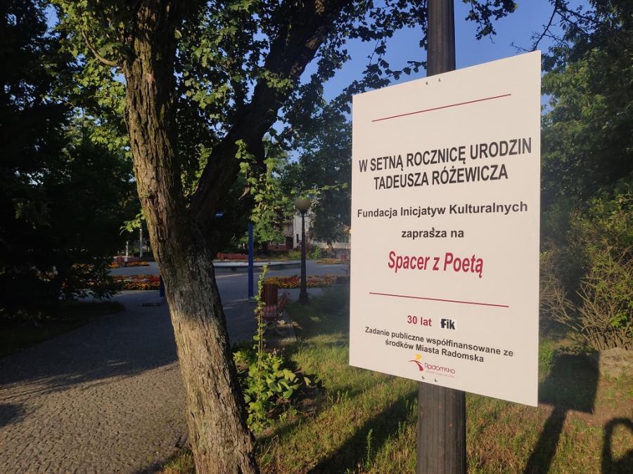 FIK zaprasza na spotkanie z poetą Tadeuszem Różewiczem. Na placu 3 Maja