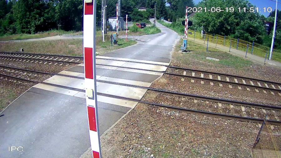 Policja szuka kierowcy busa. Uszkodził inny samochód i odjechał